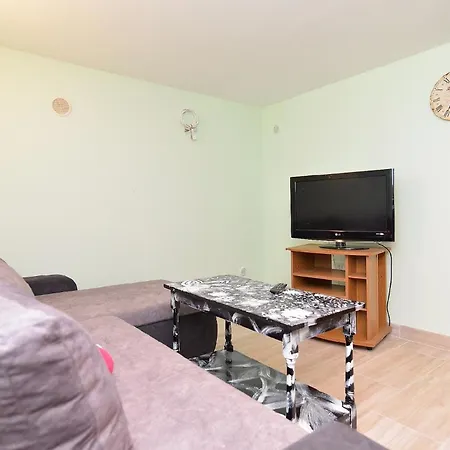 度假居 Fuer 4 Personen Ca 85 Qm In Premantura, Istrien Istrische Riviera 普莱曼图拉